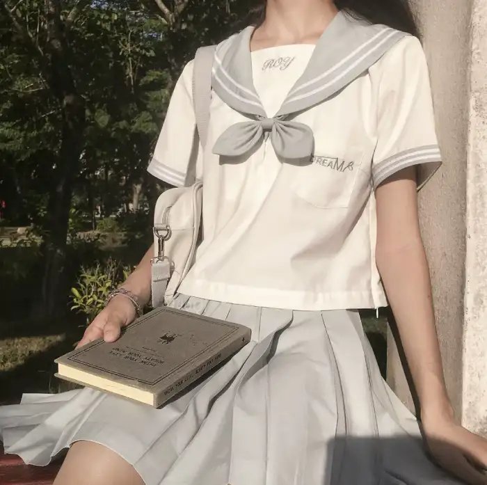 玛丽莲有深黑之眸